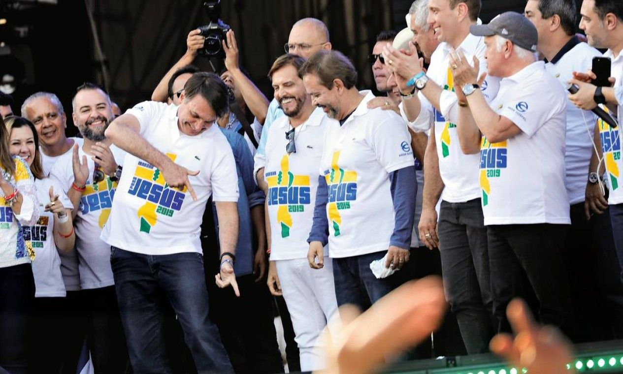 Como está a relação entre Bolsonaro e os evangélicos?