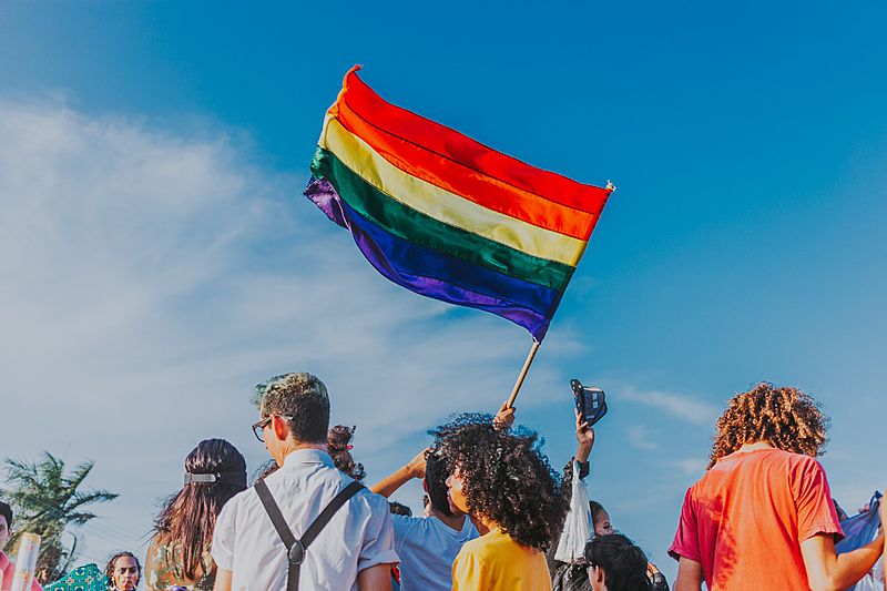 Cura gay sob ataque, no Brasil e no Reino Unido