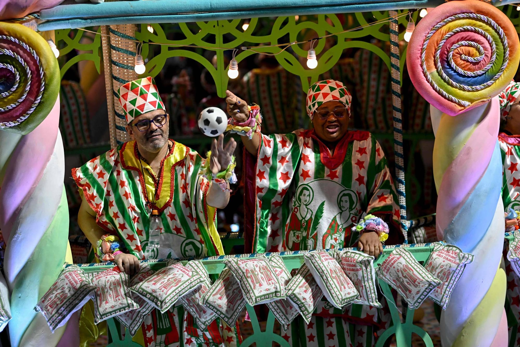 Carnaval e tradições culturais brasileiras vivem conflitos com evangélicos