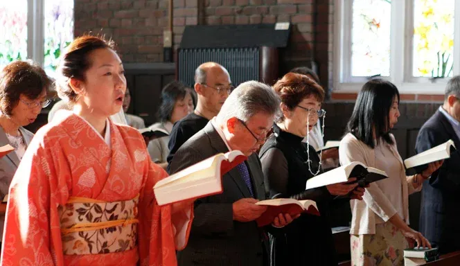 Nova pesquisa do Pew Research Center analisa religião na Ásia-Pacífico, e outras notícias internacionais