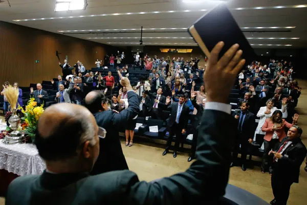 Evangélicos e o PL das fake news
