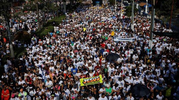 ENTRE DOIS SUPREMACISMOS: Brasil vive conflito de crenças entre proletariado cultural evangélico e elite cultural cosmopolita