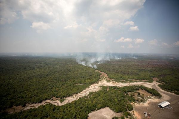 Evangélicos enfrentam rios secos para levar mantimentos aos ribeirinhos no Amazonas