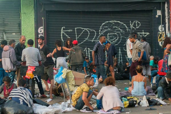 “Em nome de Jesus!” é o mantra do atendimento aos dependentes químicos da cracolândia de São Paulo